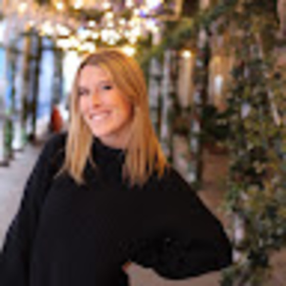 Meet your Posher, Macey - Picture 1 of 1